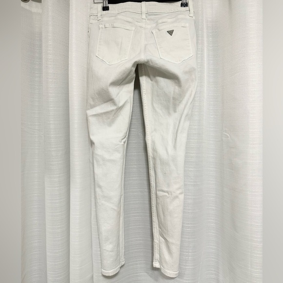 White Skinny Guess Jeans - Picture 3 of 6